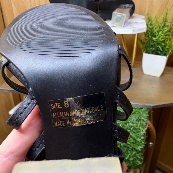 Qupid Women’s Elegant Black Strappy Heels with Glitter Block Heel Size 8 - Picture 2 of 5